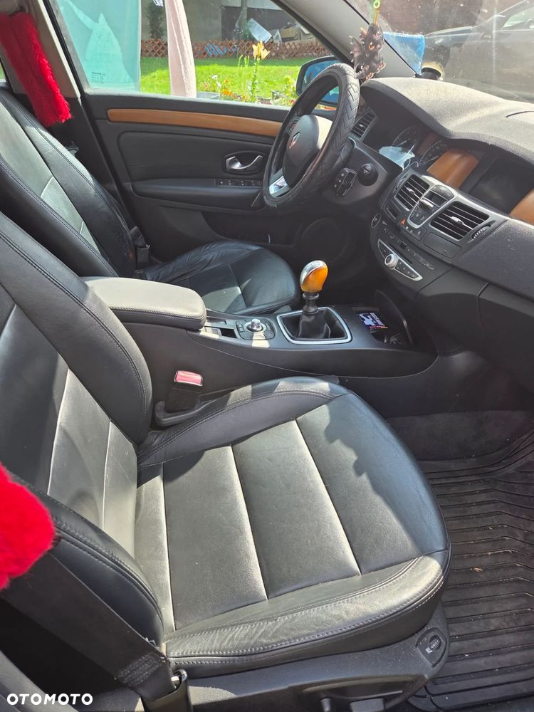 Renault Laguna 2.0 dCi Initiale - 12