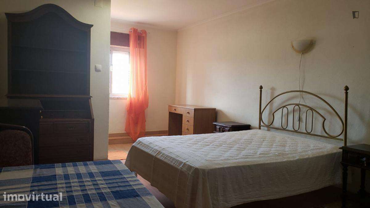 Quarto - localizado em Lumiar Lisbon - Grande imagem: 4/16