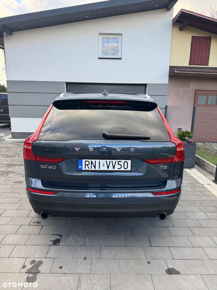 Volvo XC 60 T5 Momentum Pro - 10