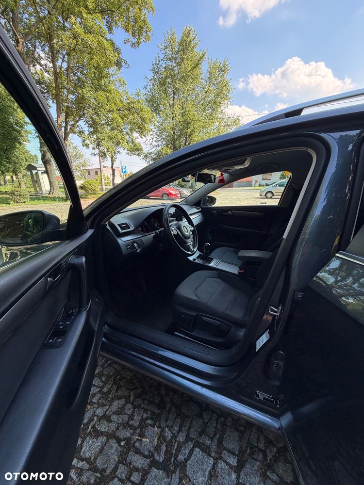 Volkswagen Passat 2.0 TDI DPF Comfortline - 8