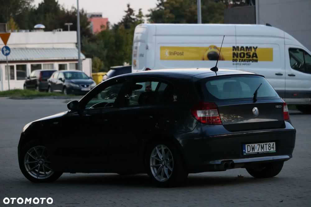 BMW Seria 1 120i - 37
