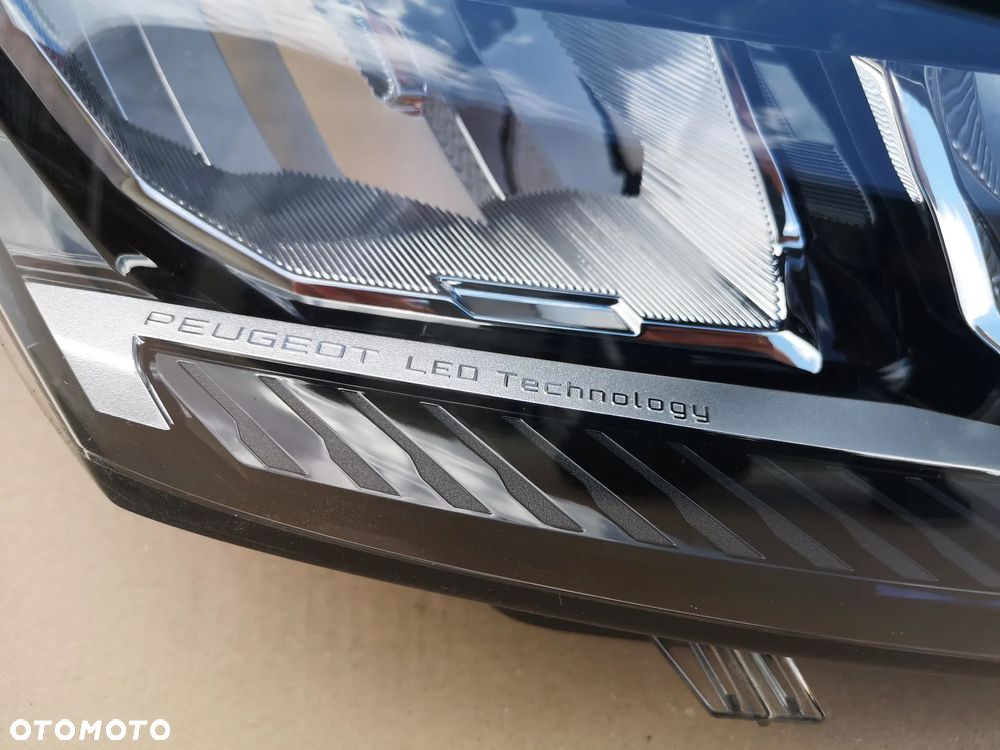 REFLEKTOR LAMPA PRAWA PEUGEOT 308 T10 od 2021 R Ledowa - 2