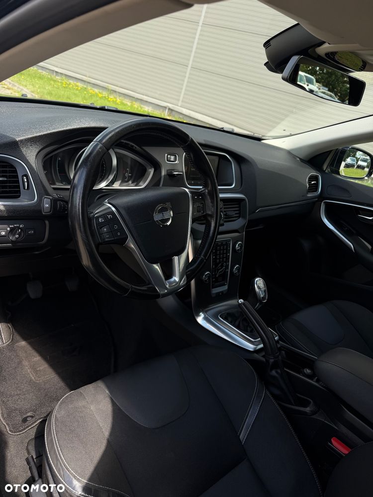 Volvo V40 D3 Momentum - 3