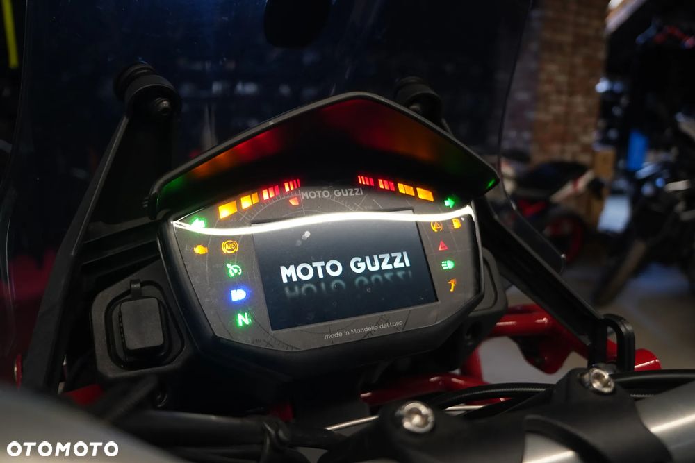 Moto Guzzi V85 - 13