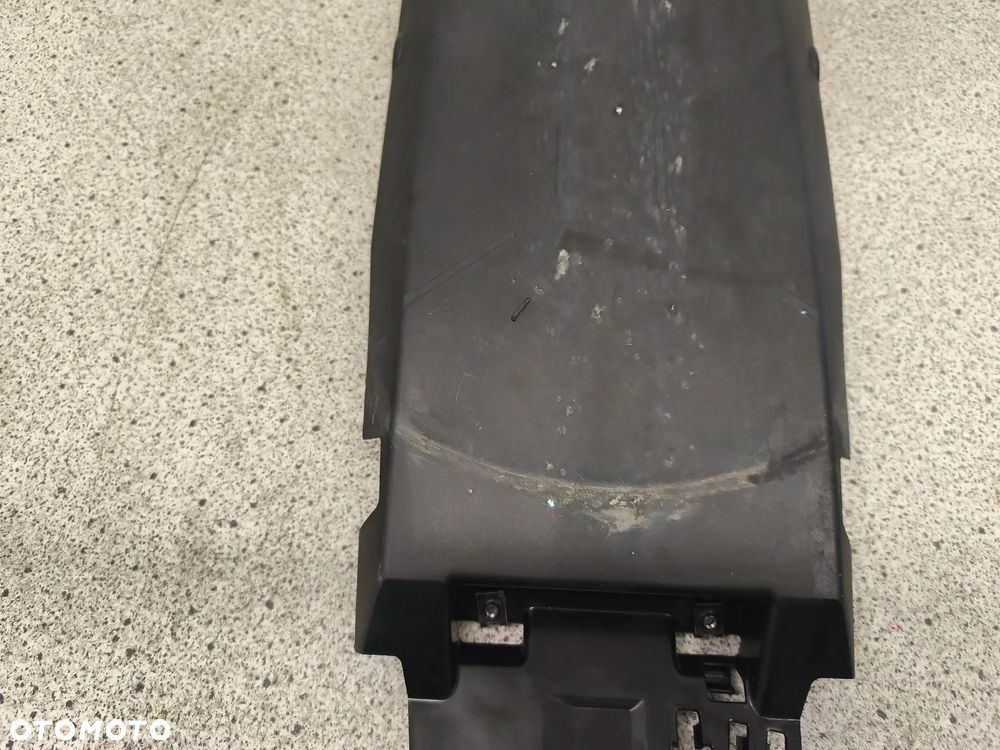 Nadkole, wypełnienie zadupka Triumph Trident 660 2022 - 16