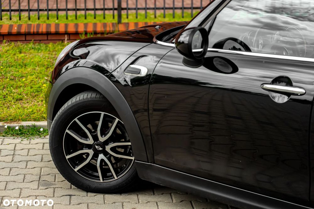 MINI Cooper Essential Trim - 38
