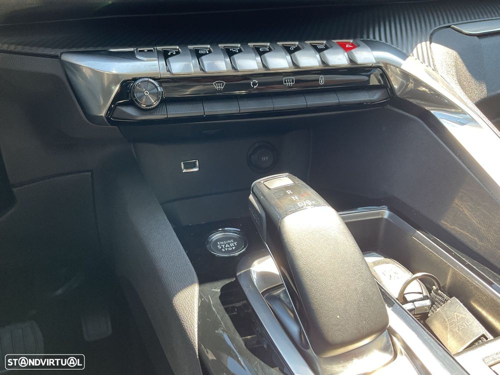 Peugeot 3008 1.6 Hybrid Allure e-EAT8 - 34