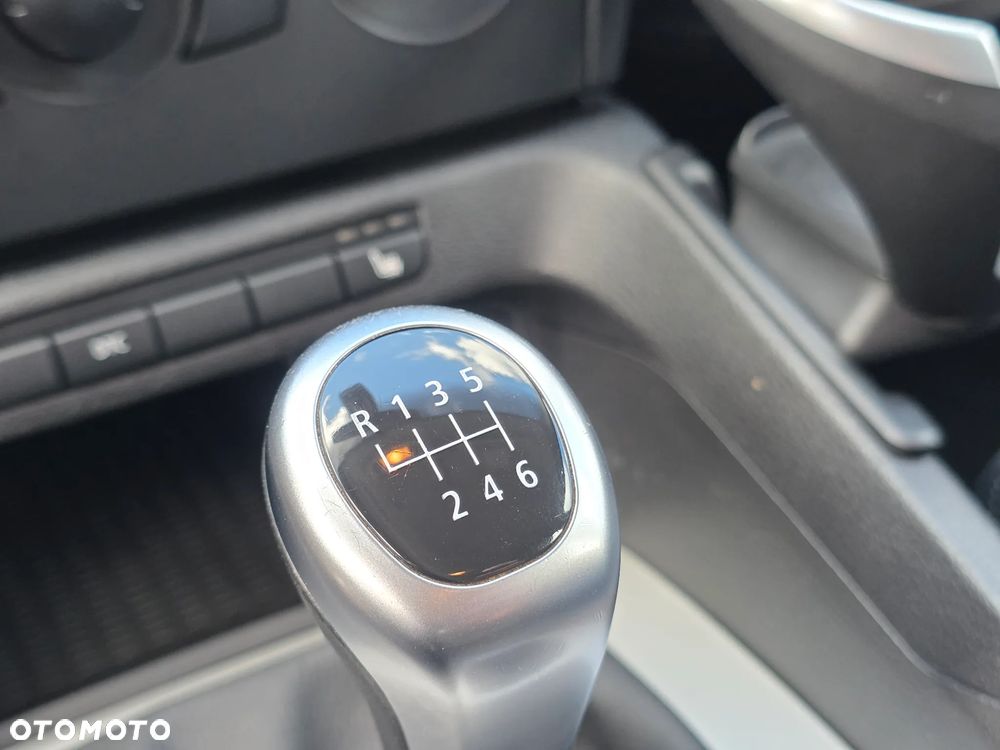BMW X1 sDrive18i - 19