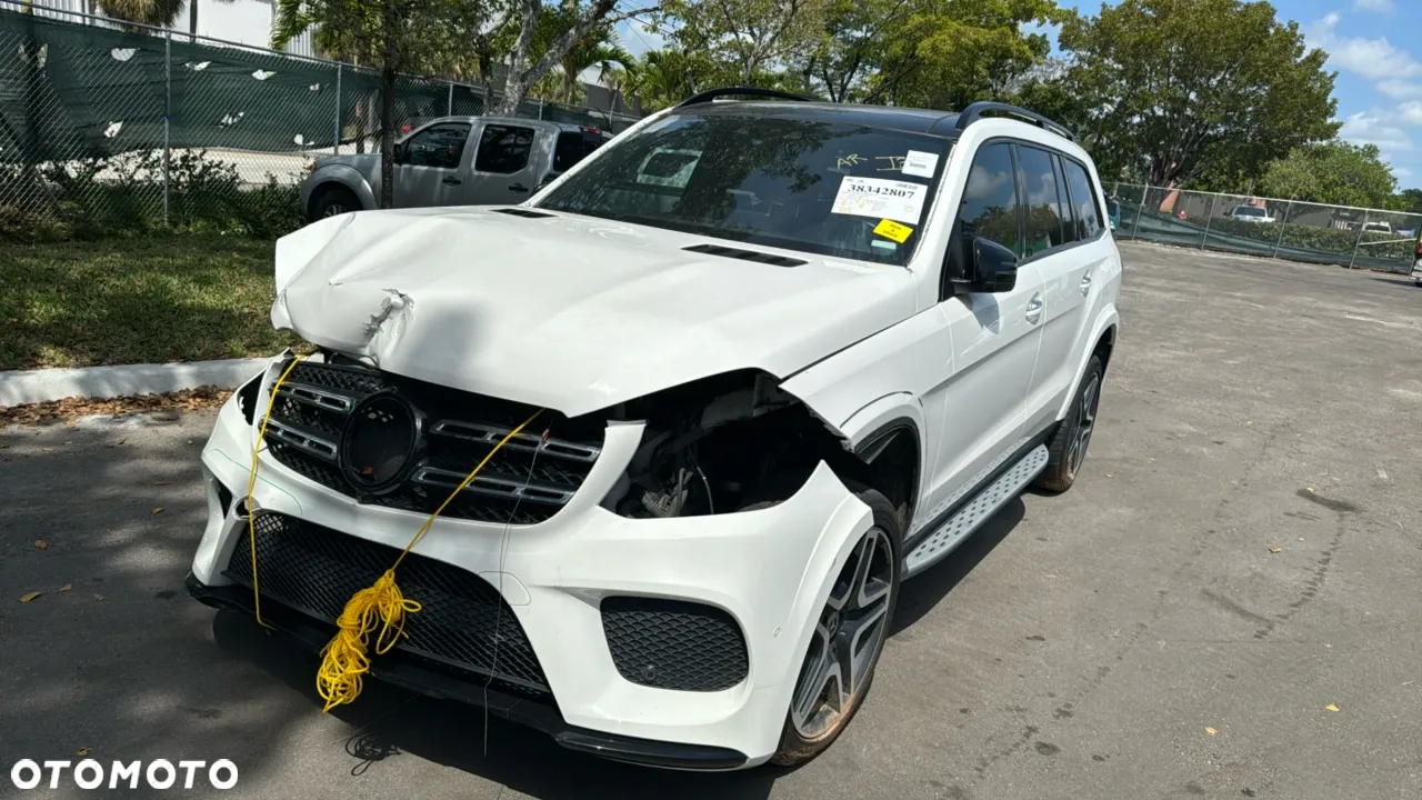 Mercedes-Benz GLS 500 4-Matic - 40