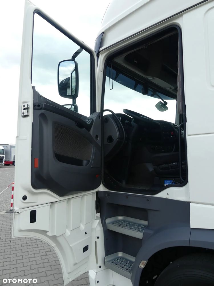 DAF XF 106.460  /  AUTOMAT / SUPER SPACE CAB / - 18