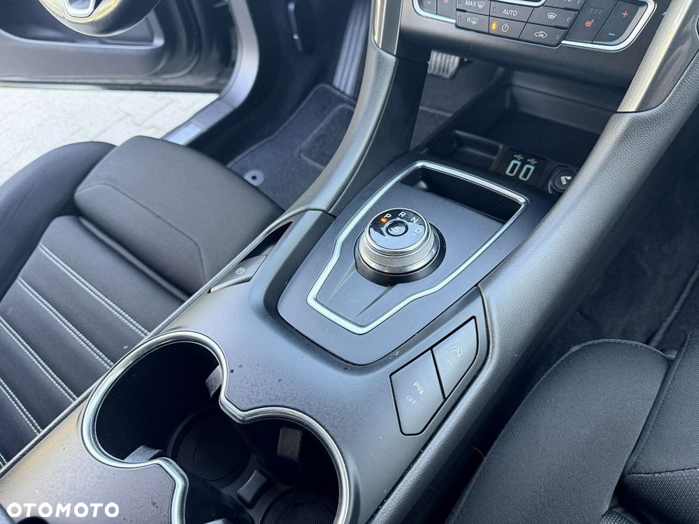 Ford Mondeo - 28