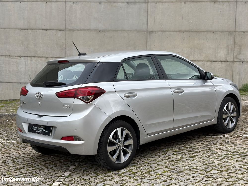 Hyundai i20 1.1 CRDi Style - 11