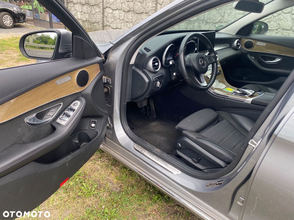 Mercedes-Benz Klasa C 180 7G-TRONIC Exclusive - 9