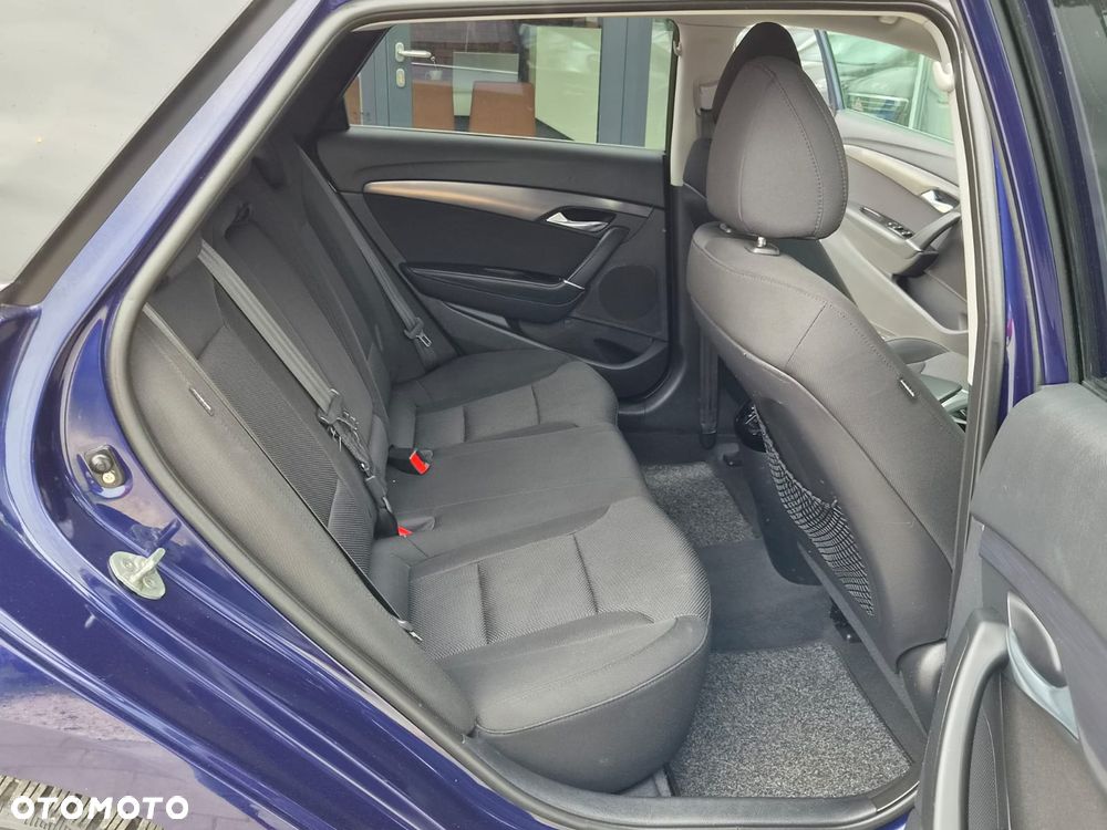 Hyundai i40 Kombi blue 1.6 Family - 25