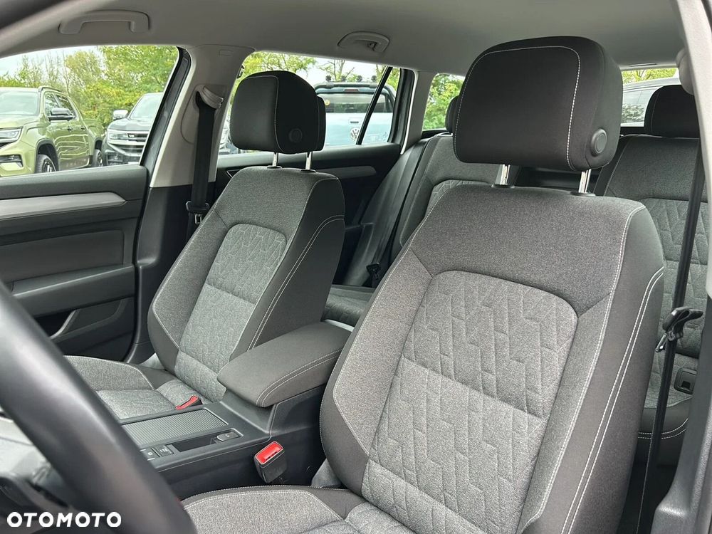 Volkswagen Passat - 9
