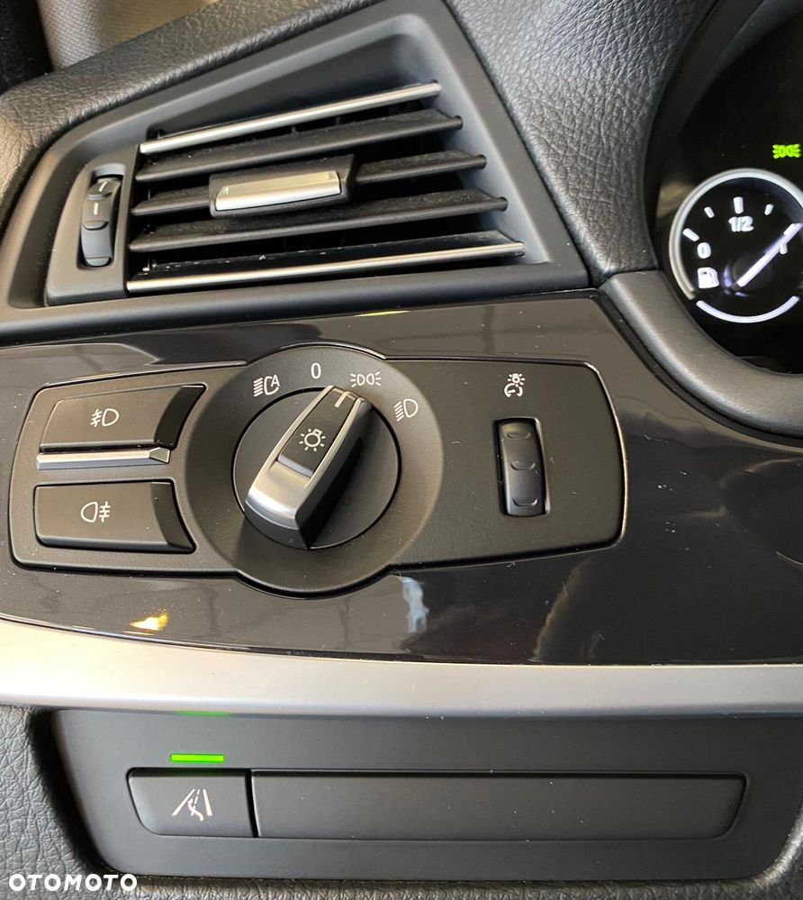 BMW Seria 5 523i Sport-Aut - 16