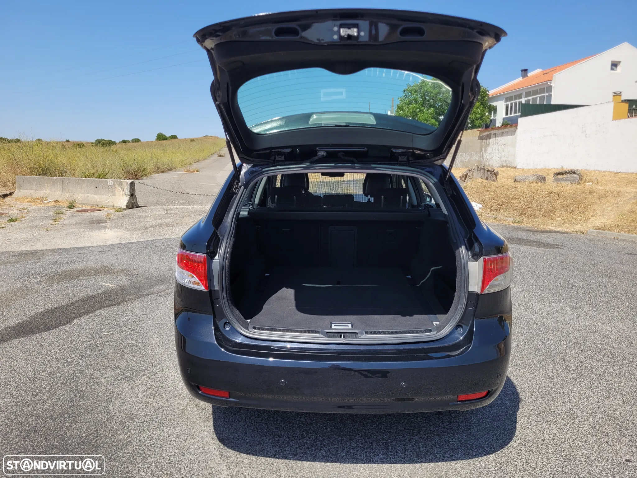 Toyota Avensis SW 2.0 D-4D - 12