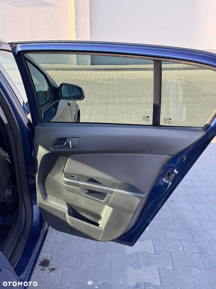 Opel Astra 1.6 Enjoy - 18