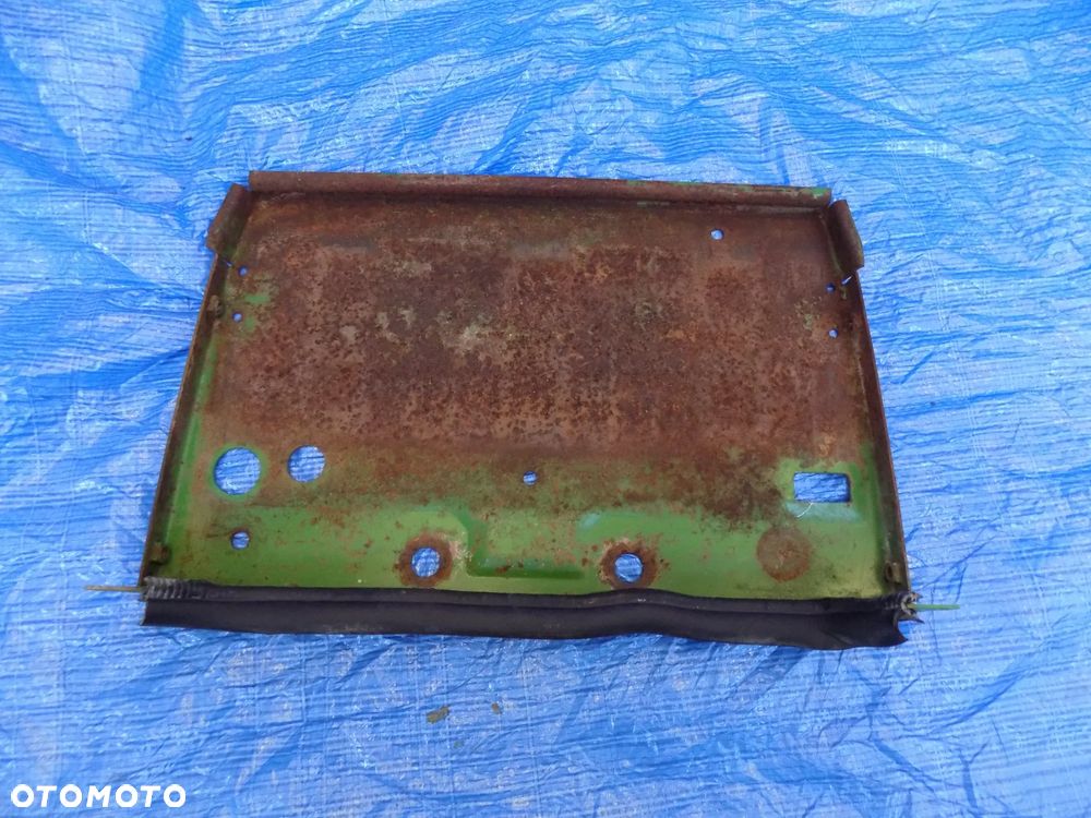 John Deere seria 6000, 6600 6800 6900 podstawa akumulatora 6610 6810 6910 - 1