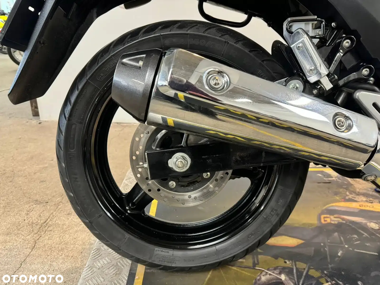 Suzuki GW 250 - 25