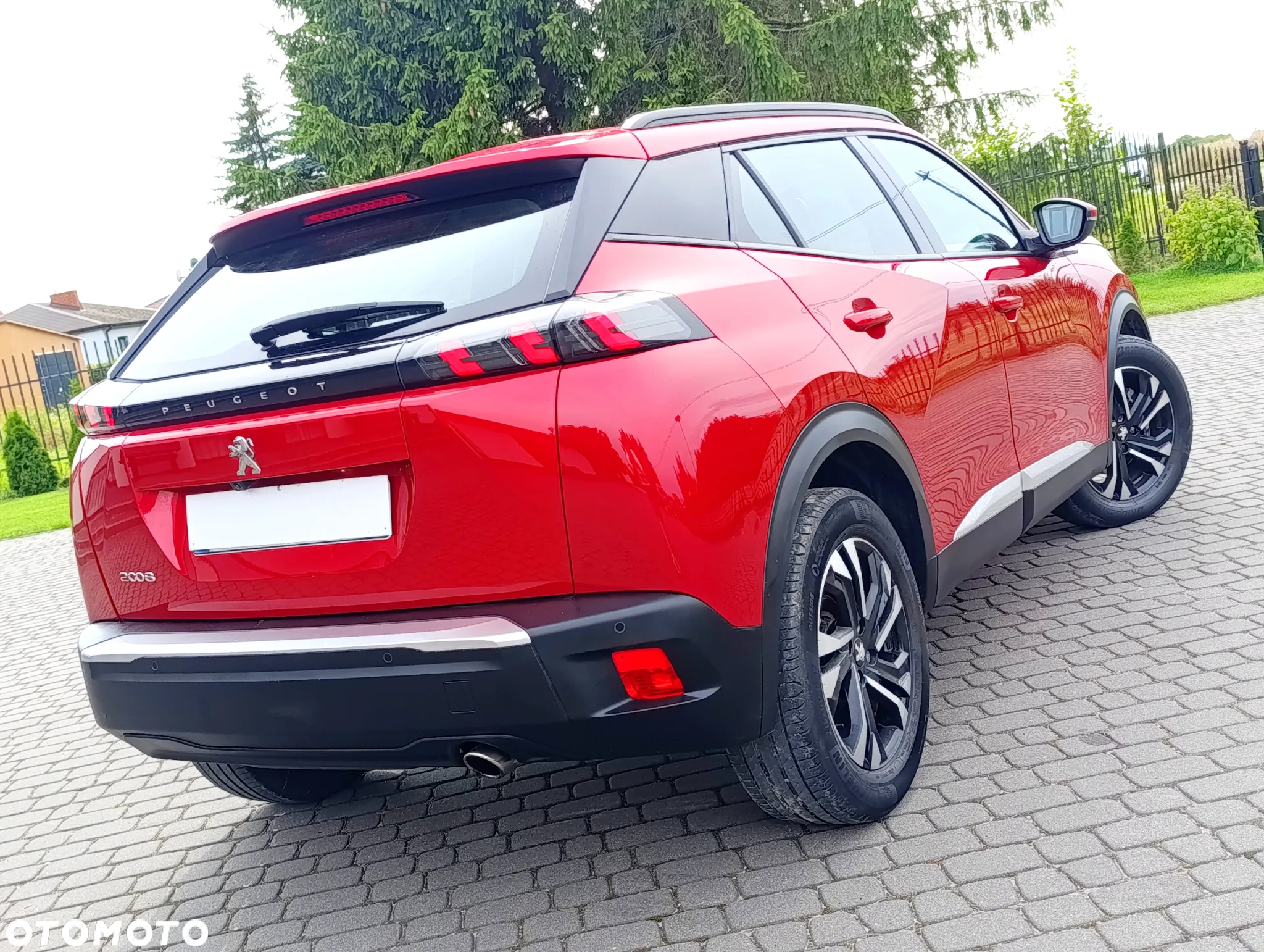Peugeot 2008 BlueHDi 130 Allure S&S EAT8 - 14
