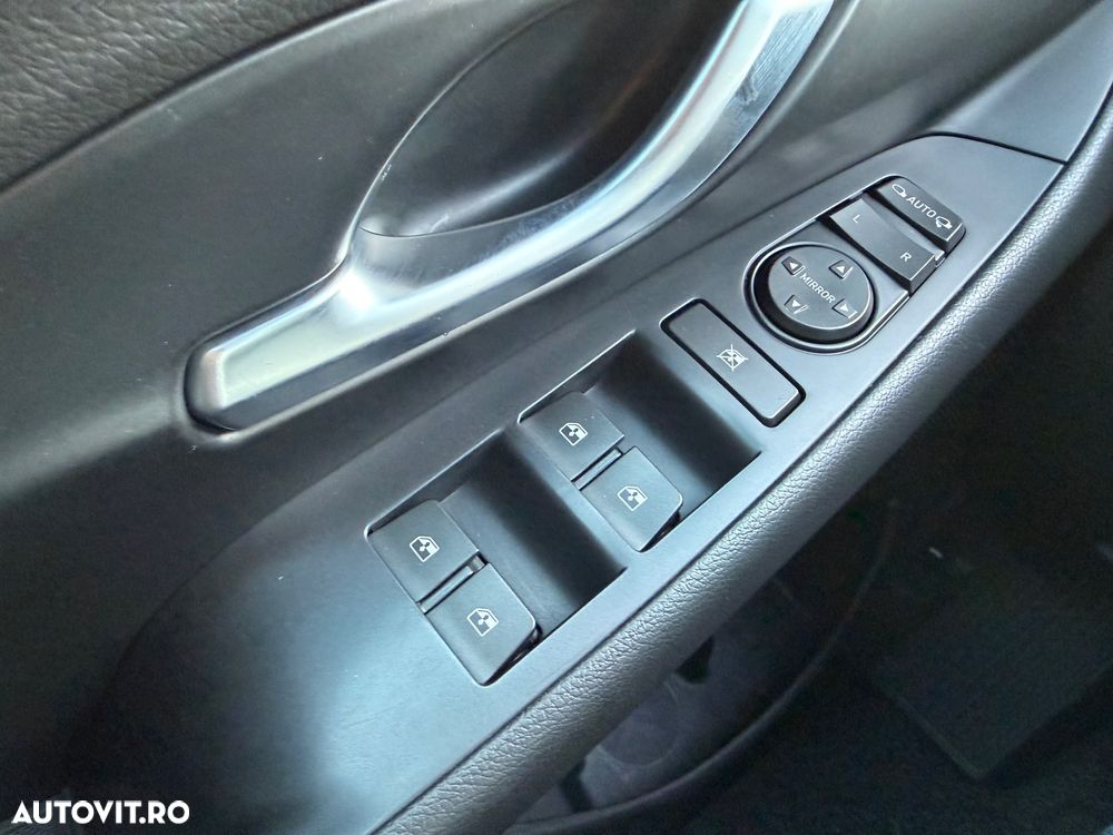 Hyundai i30 1.5 T-GDI MHEV 160CP Highway - 19