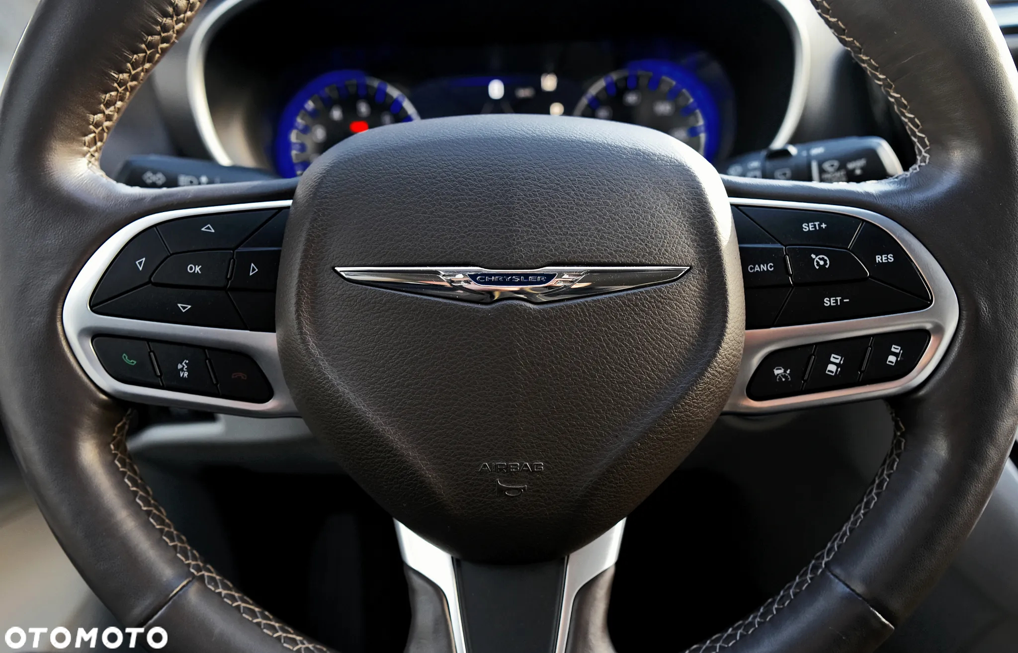 Chrysler Pacifica - 15