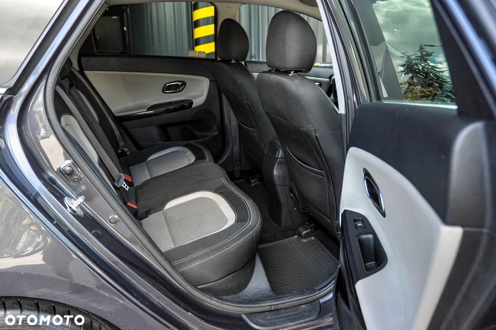 Kia Ceed - 13