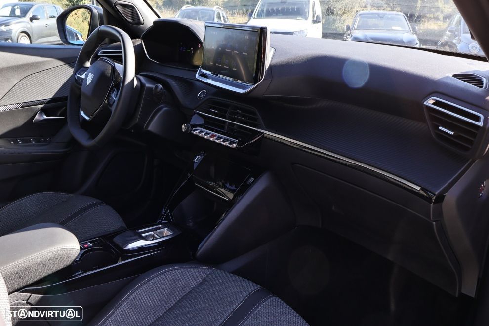Peugeot e-2008 Allure - 14