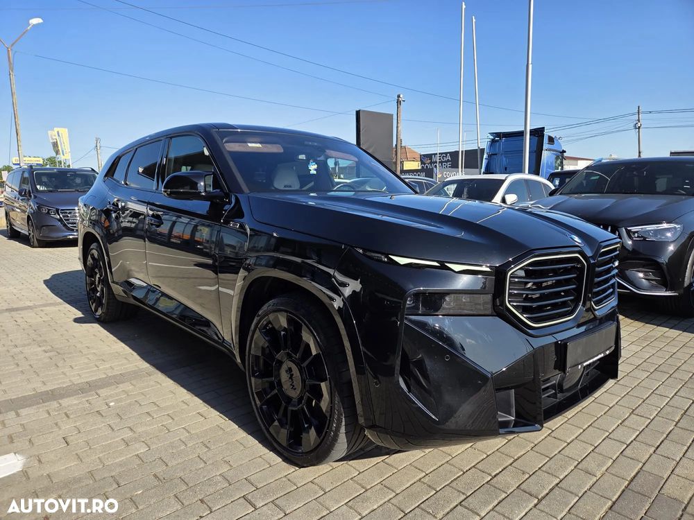 BMW XM - 5