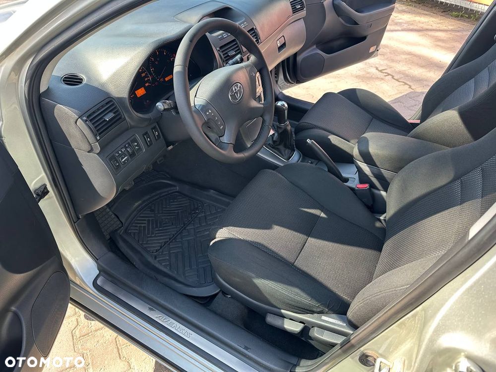 Toyota Avensis 2.0 D-Cat Sol - 4