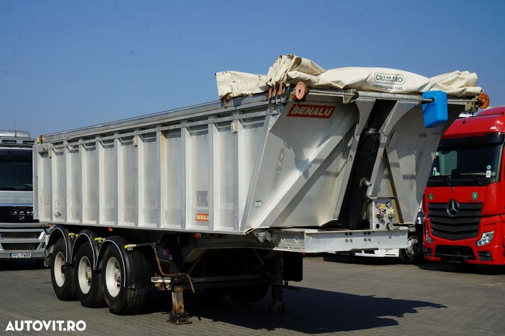 Benalu BENALU / 24 m3 / ALUMINIU / AXĂ RIDICATĂ / GREUTATE: 5.300 KG / PERDĂ ELECTRICĂ / JANTE DIN ALIAJ - 1