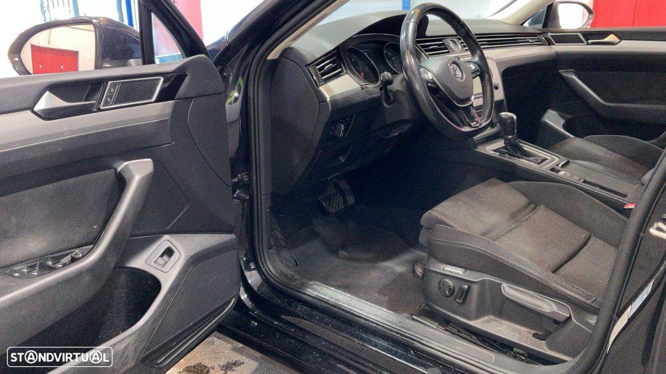 VW Passat Variant 1.6 TDI Confortline DSG - 20