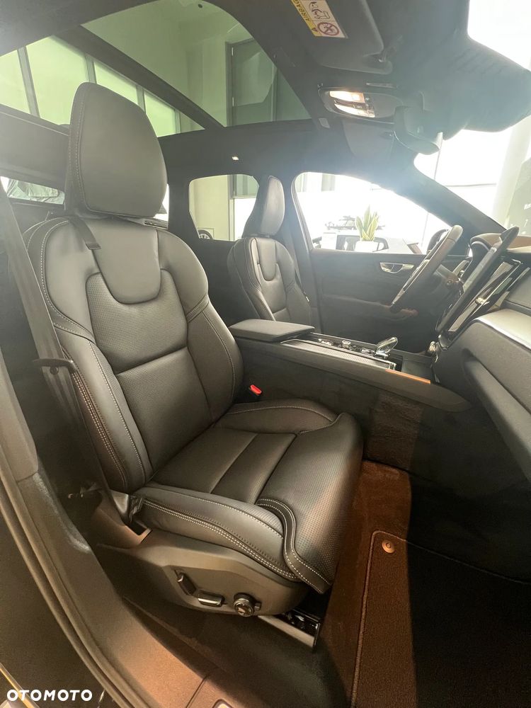 Volvo XC 60 B5 B AWD Ultra Black Edition - 3