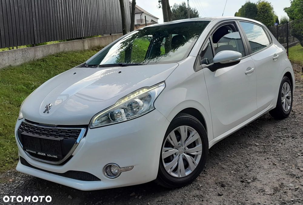 Peugeot 208 - 23