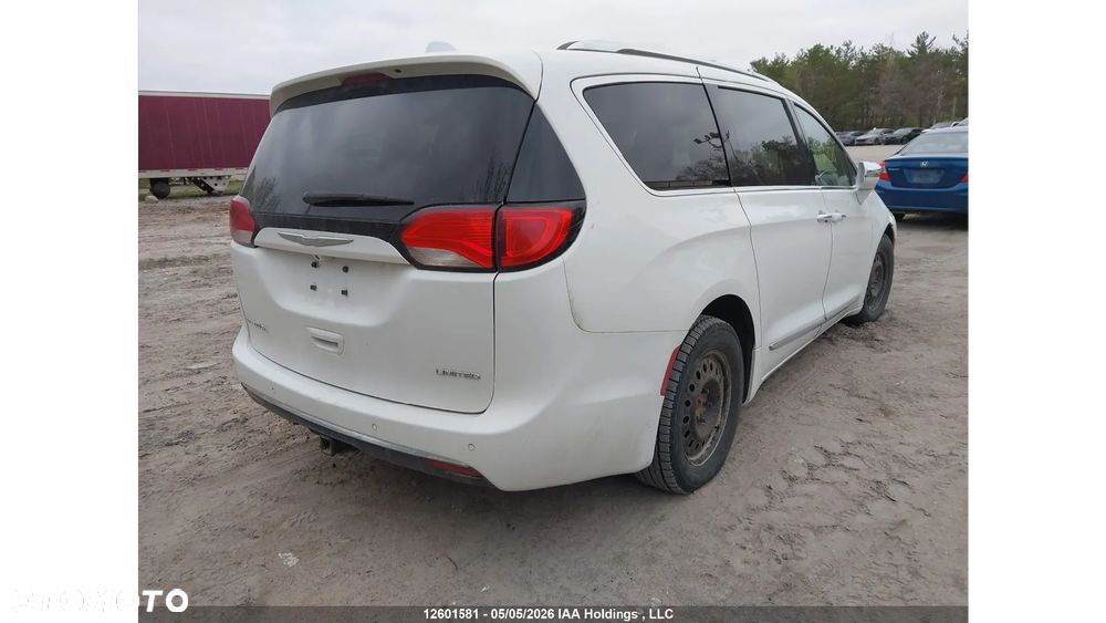 Chrysler Pacifica - 10