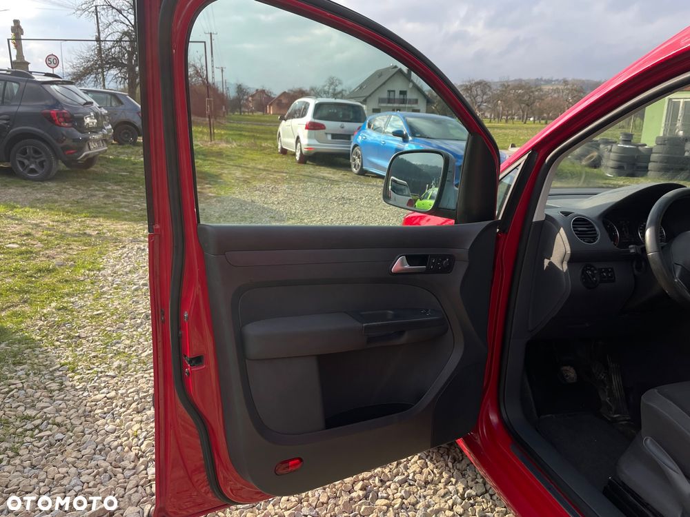 Volkswagen Caddy Maxi Highline BMT - 10