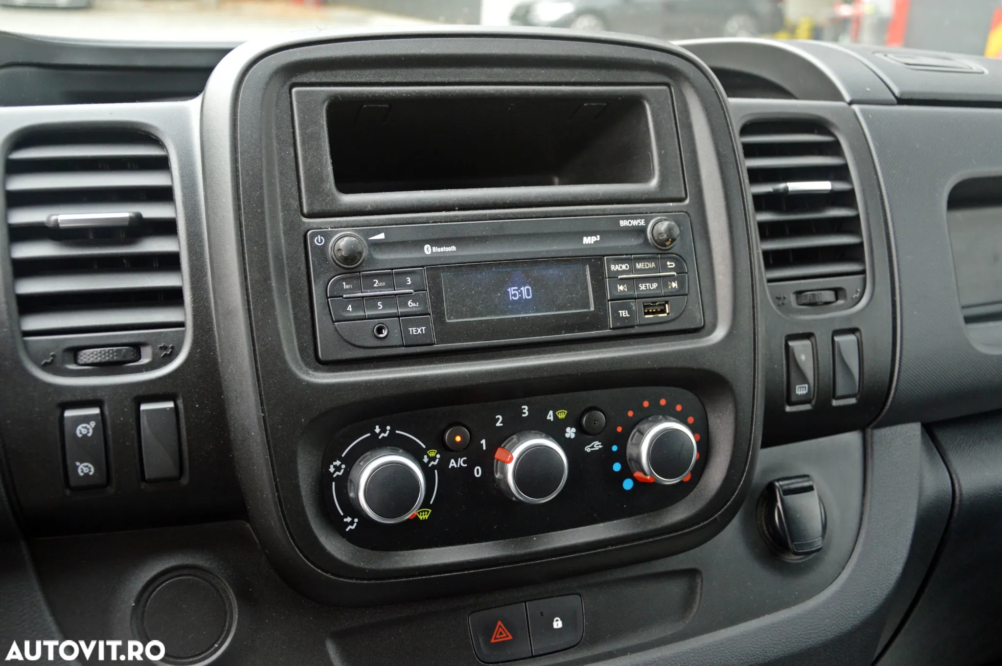 Renault Trafic - 8