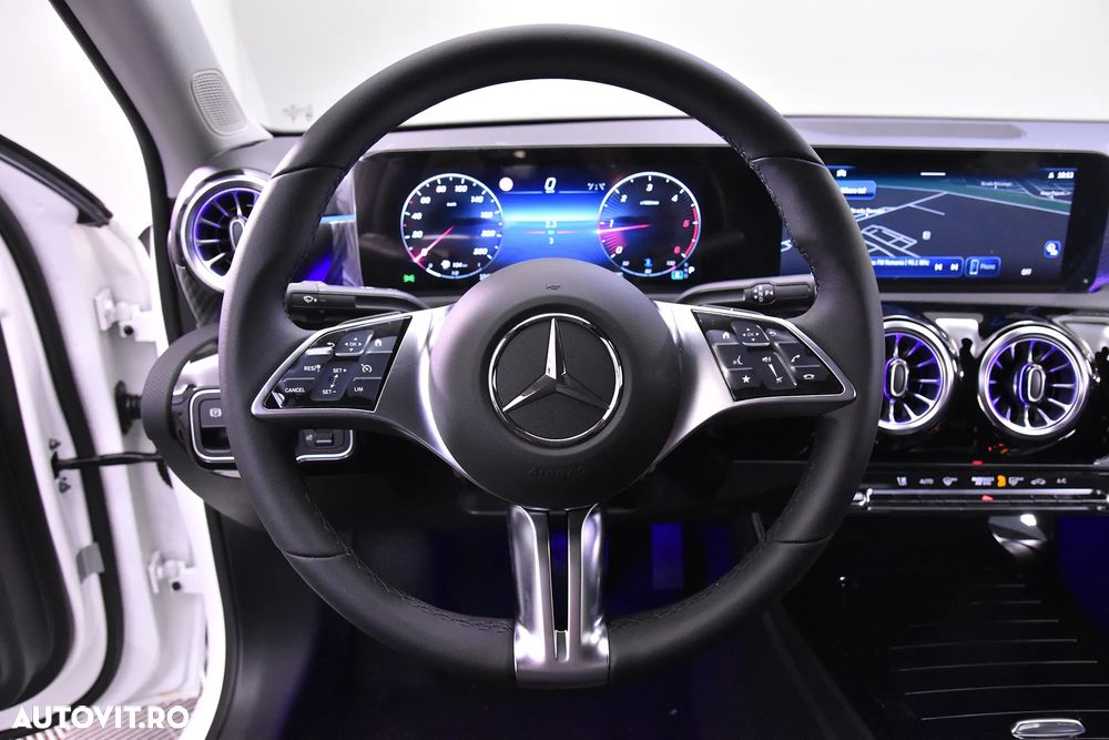 Mercedes-Benz A 200 d Sedan 8G-DCT - 16