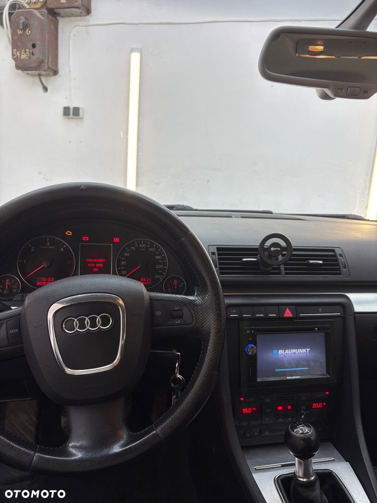 Audi A4 Limousine - 13