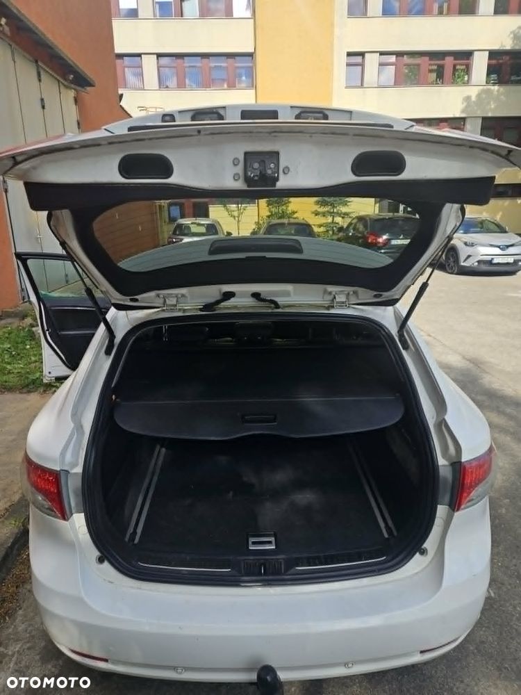 Toyota Avensis 2.2 D-CAT Sol plus NAVI - 9