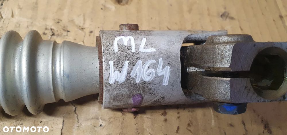 Krzyżak kolumny kierowniczej Mercedes ML W164 - 7