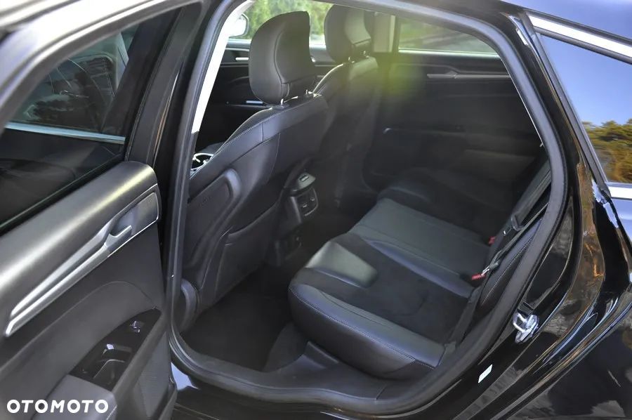 Ford Mondeo 2.0 EcoBoost STart-Stopp Autom Titanium - 32