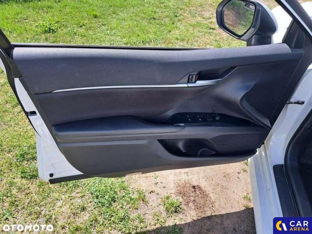 Toyota Camry - 14
