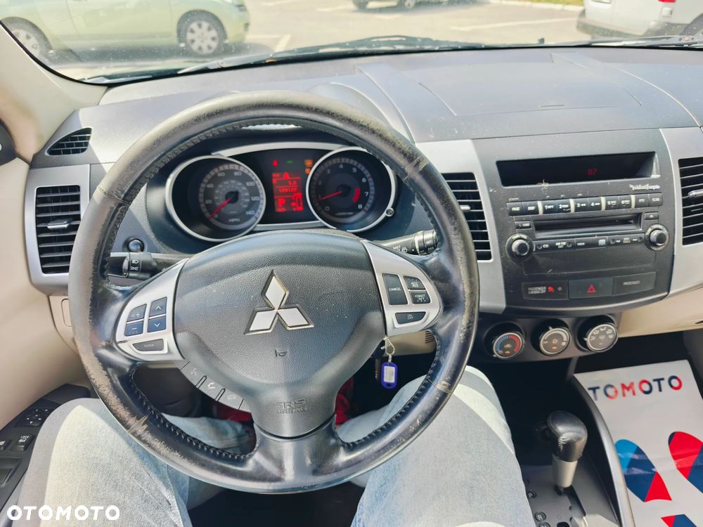 Mitsubishi Outlander 3.0 V6 XLS - 20