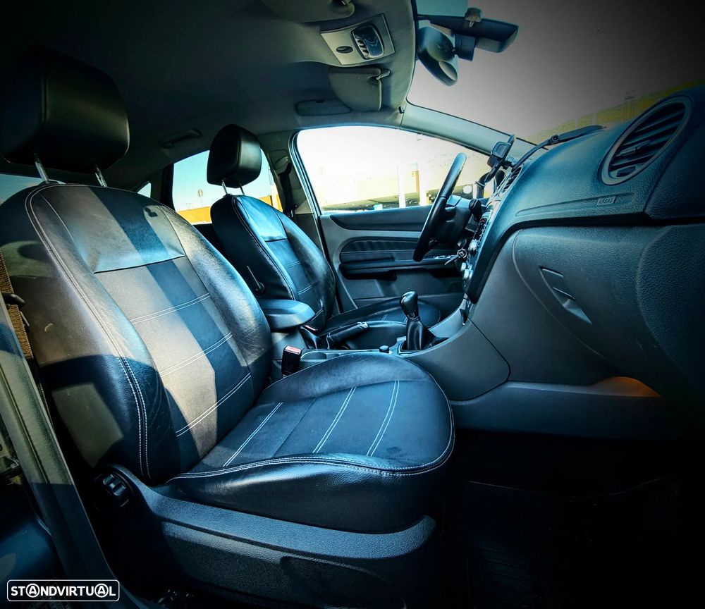 Ford Focus 1.6 TDCi Titanium - 12