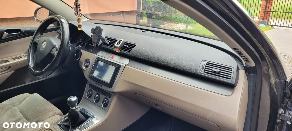 Volkswagen Passat 2.0 TDI Individual Chrom - 4