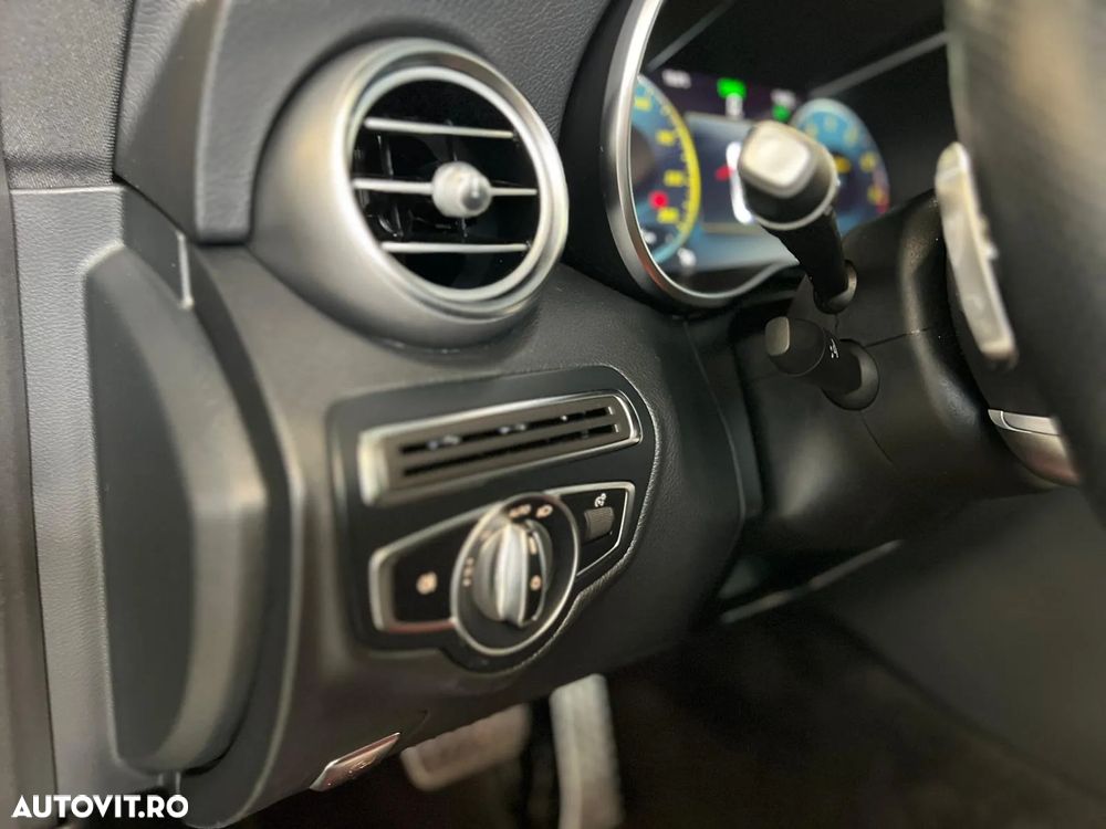Mercedes-Benz C 200 Coupe MHEV - 21
