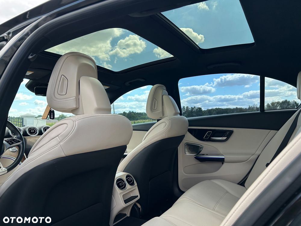 Mercedes-Benz Klasa C 300 9G-TRONIC - 12