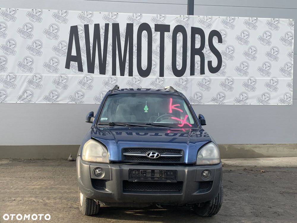 HYUNDAI TUCSON 2005 *SAMOCHÓD NA CZĘŚCI* 3134 MASKA, LAMPA, DRZWI, LUSTERKO, ZDERZAK, GRILL, BŁOTNIK, KLAPA, BELKA, DESKA, FOTELE, KANAPA, ĆWIARTKA, KIEROWNICA, TARCZE, ZACISKI, ZAWIESZENIE, KOMPLETNY PRZÓD, KOMPLETNY TYŁ, LICZNIK, ZEGARY, PRAWE LEWE PRZÓD TYŁ - 4